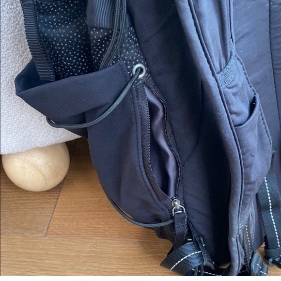 Run All Day backpack - Picture 4 of 12